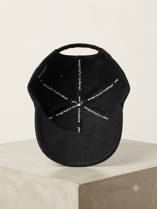 Casquette en daim noir "Pourquoi il pleut dedans"